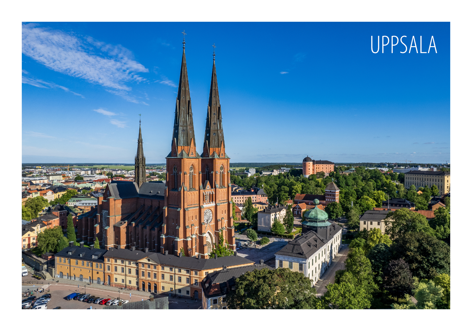 Domkyrkans västfasad sommar