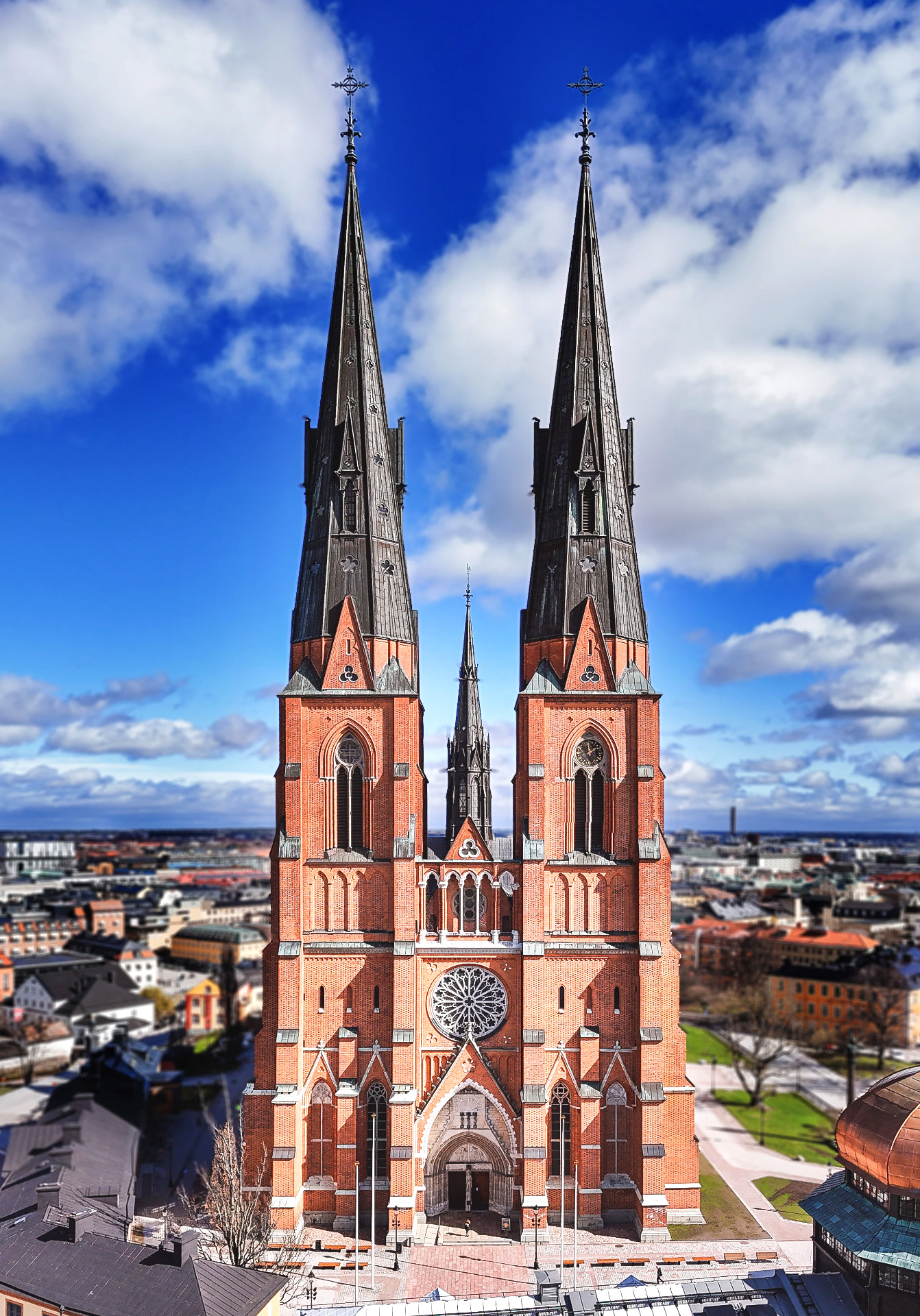 Domkyrkans västfasad